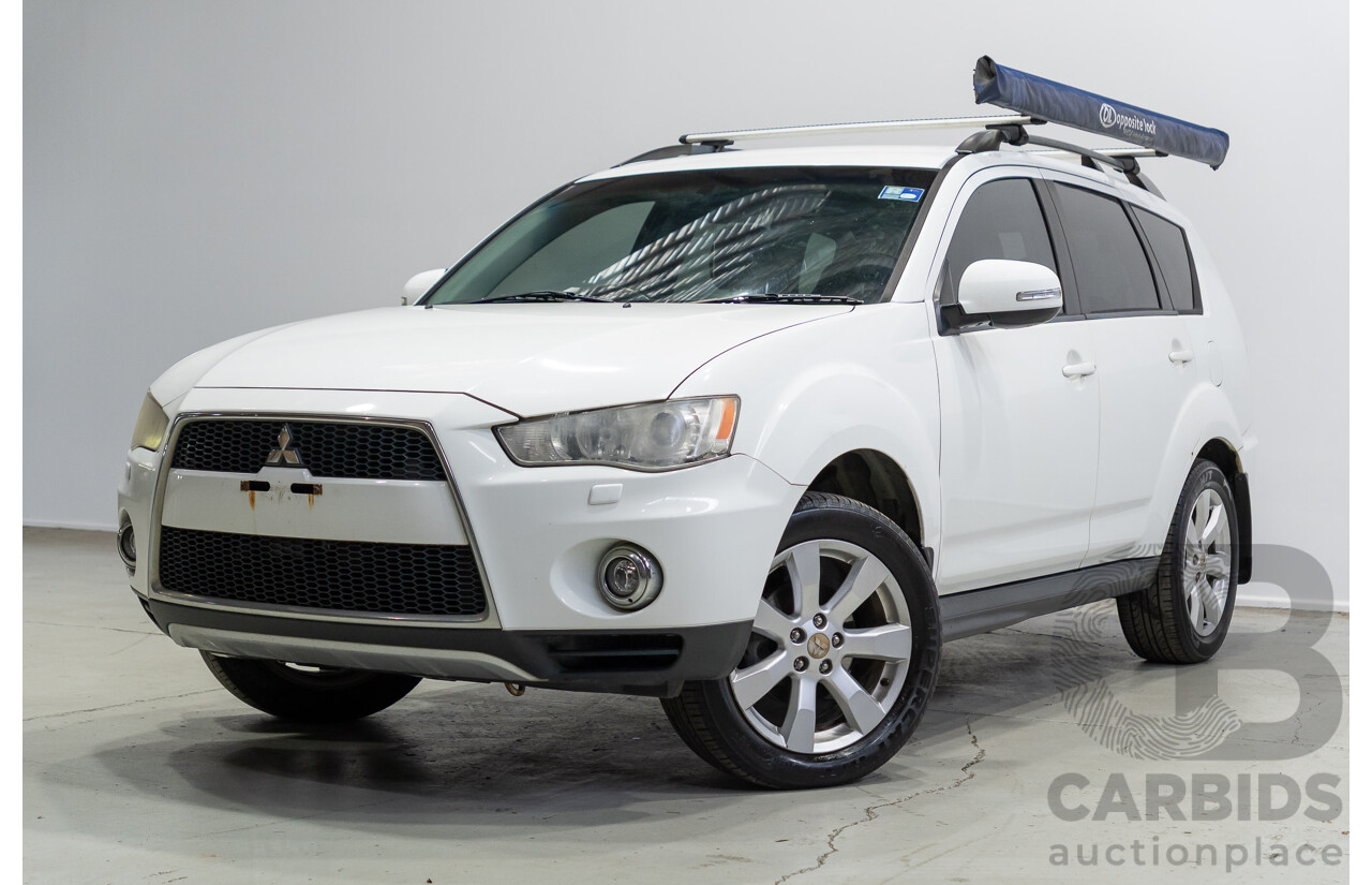 03/2012 Mitsubishi Outlander XLS (4x4) ZH MY12 4d Wagon White 2.4L