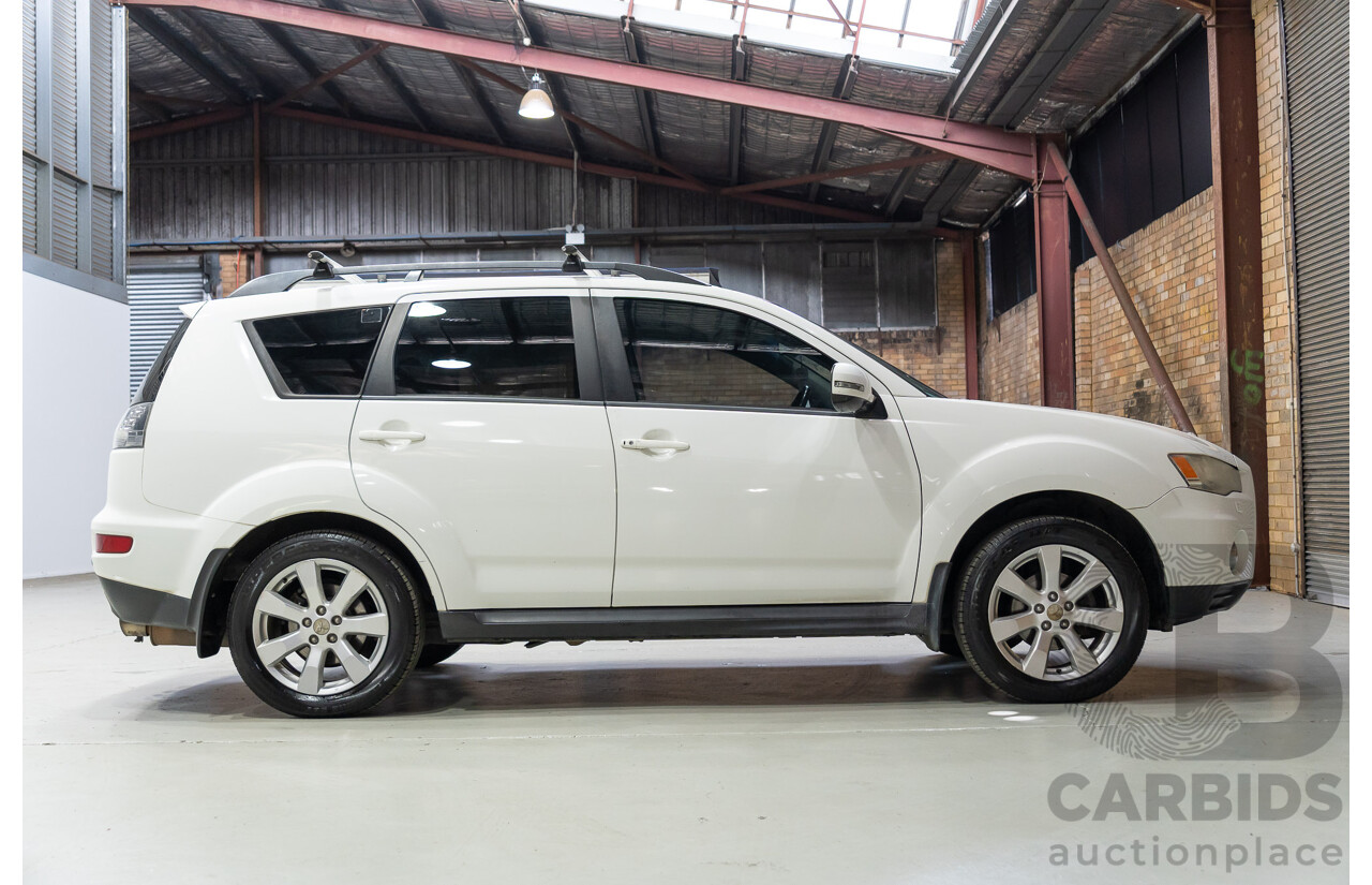 03/2012 Mitsubishi Outlander XLS (4x4) ZH MY12 4d Wagon White 2.4L