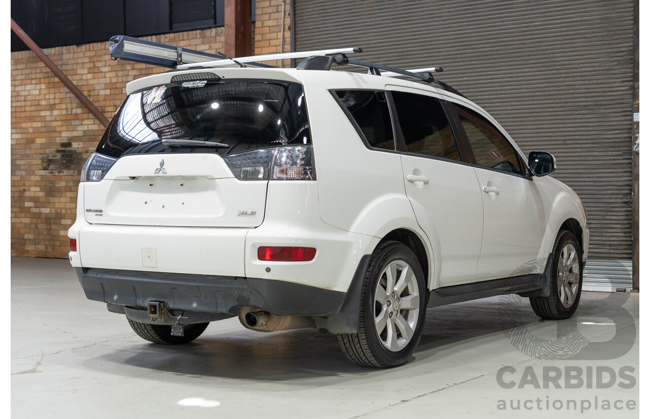 03/2012 Mitsubishi Outlander XLS (4x4) ZH MY12 4d Wagon White 2.4L