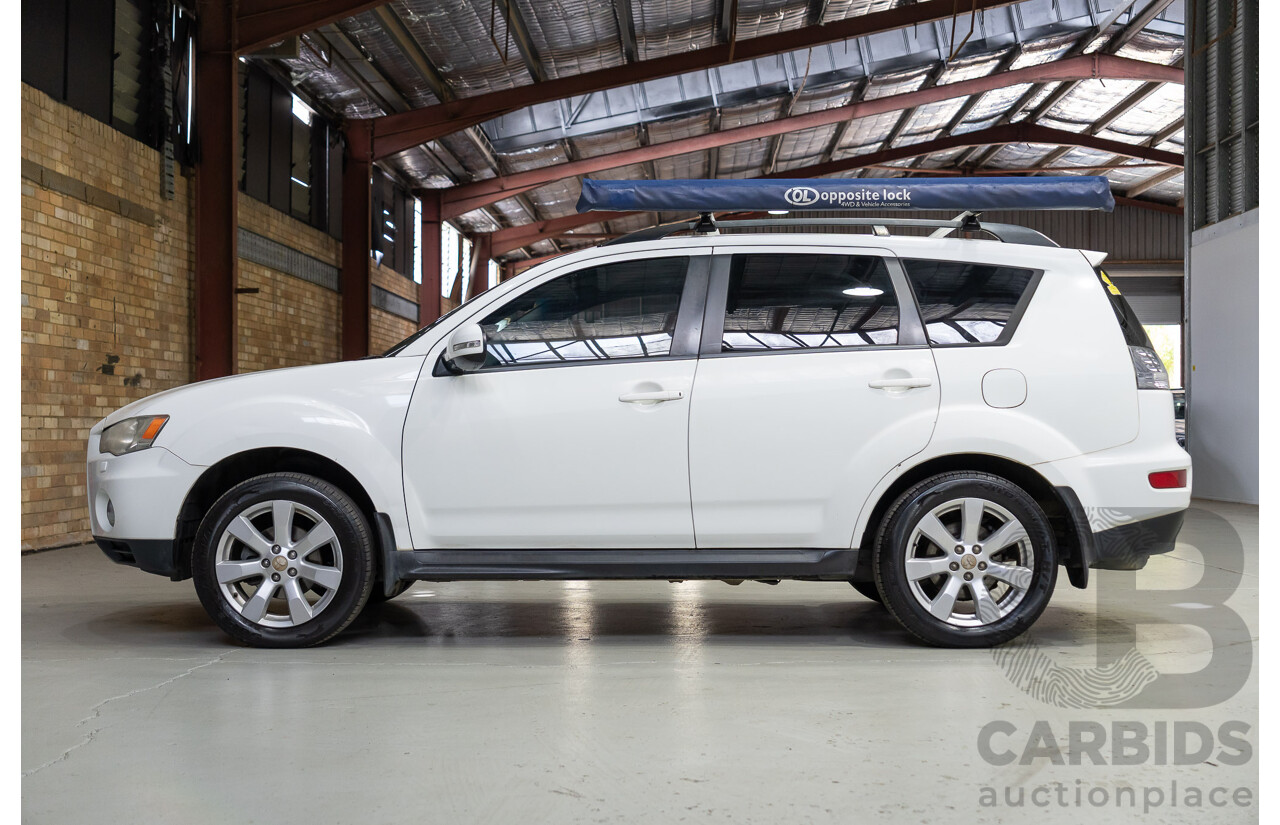03/2012 Mitsubishi Outlander XLS (4x4) ZH MY12 4d Wagon White 2.4L