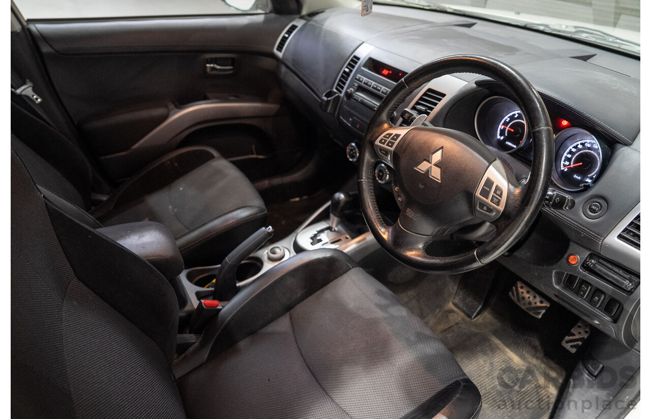 03/2012 Mitsubishi Outlander XLS (4x4) ZH MY12 4d Wagon White 2.4L