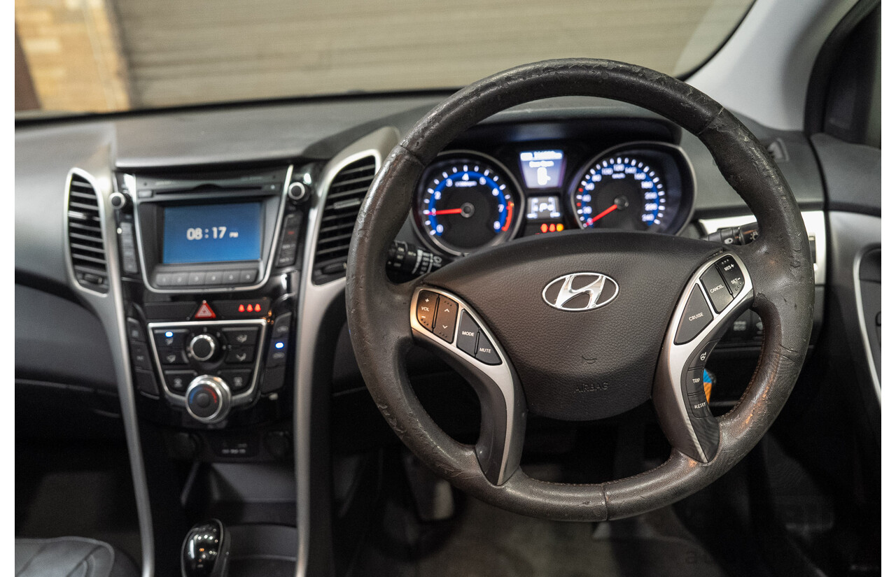 02/2014 Hyundai I30 Trophy GD MY14 5d Hatchback Blue 1.8L