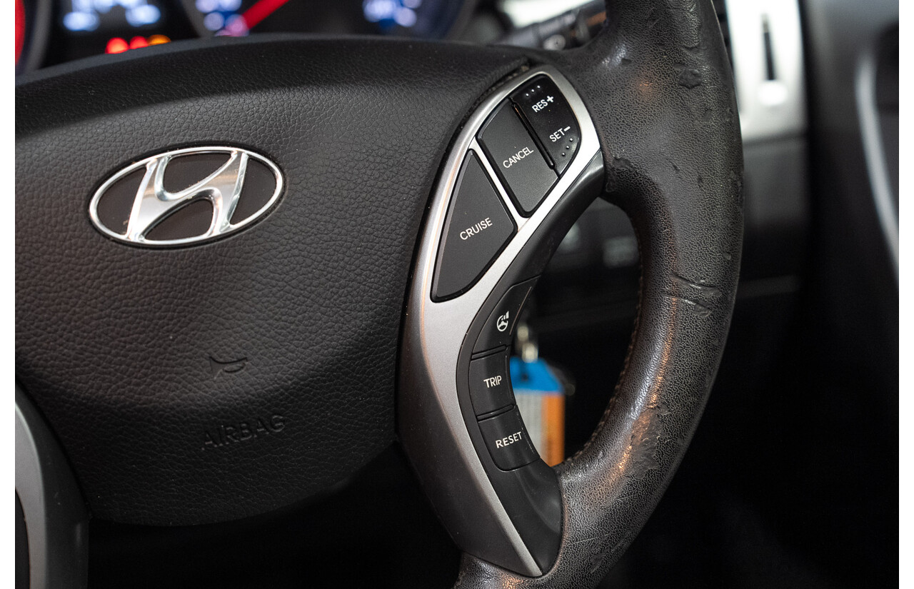 02/2014 Hyundai I30 Trophy GD MY14 5d Hatchback Blue 1.8L