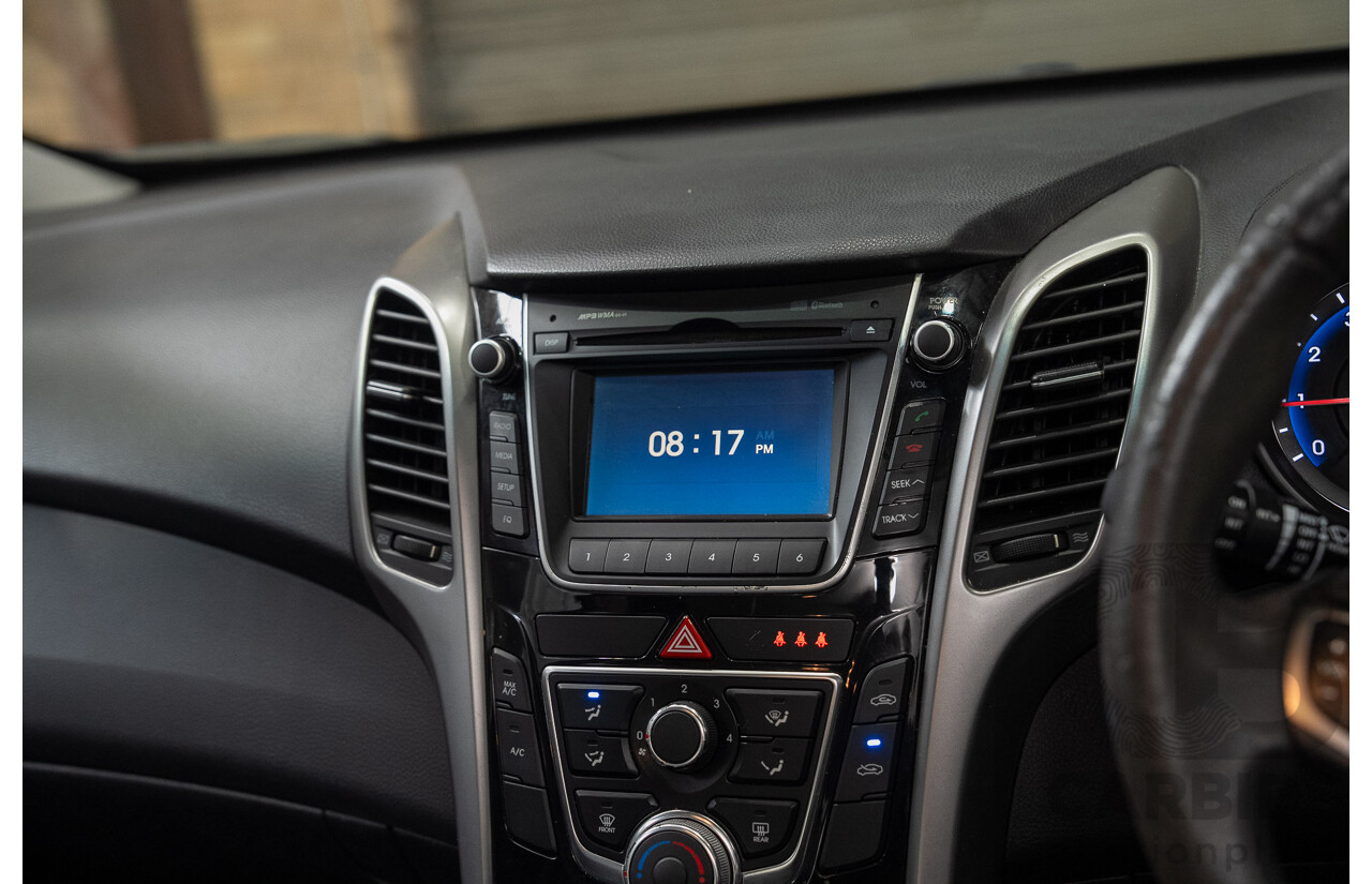 02/2014 Hyundai I30 Trophy GD MY14 5d Hatchback Blue 1.8L