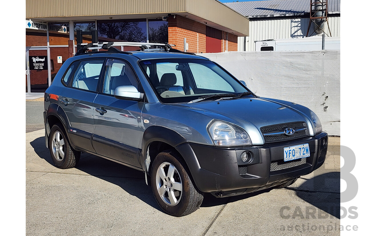 10/2004 Hyundai Tucson 4d Wagon Blue V6 2.7L