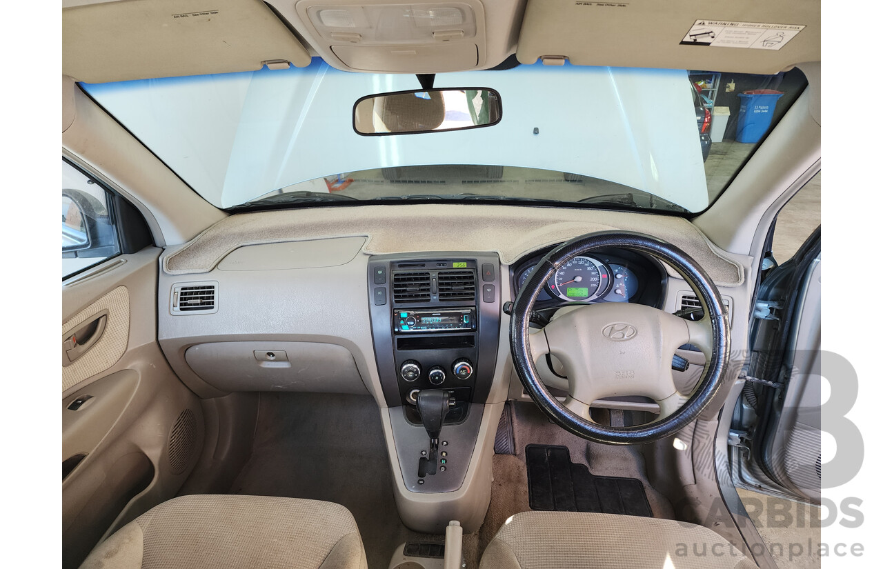 10/2004 Hyundai Tucson 4d Wagon Blue V6 2.7L