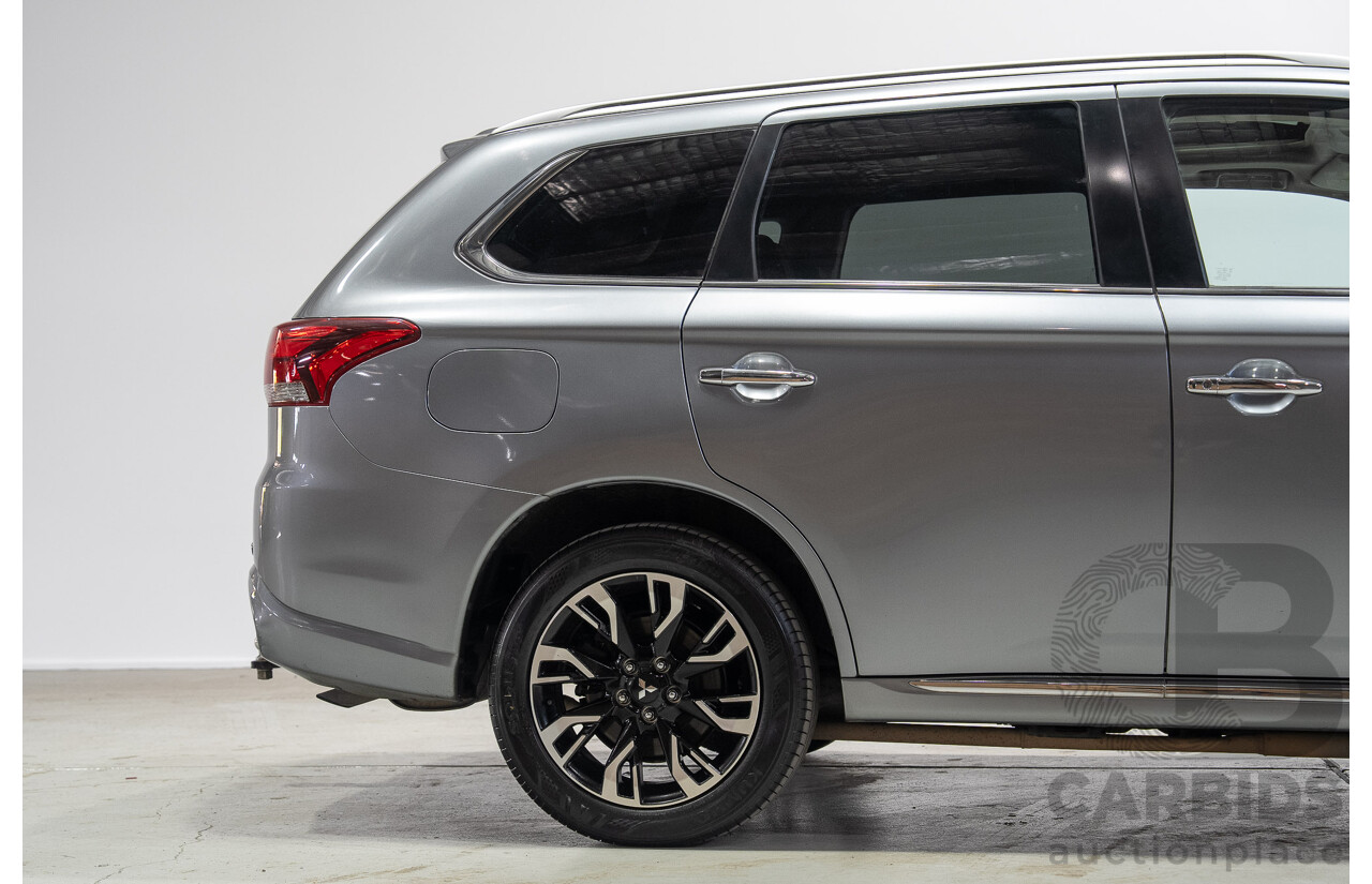 10/2017 Mitsubishi Outlander EXCEED PHEV (AWD) ZK MY17 4d Wagon Grey 2.0L