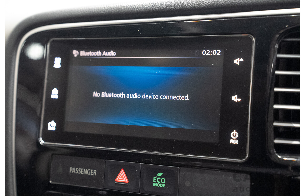 10/2017 Mitsubishi Outlander EXCEED PHEV (AWD) ZK MY17 4d Wagon Grey 2.0L