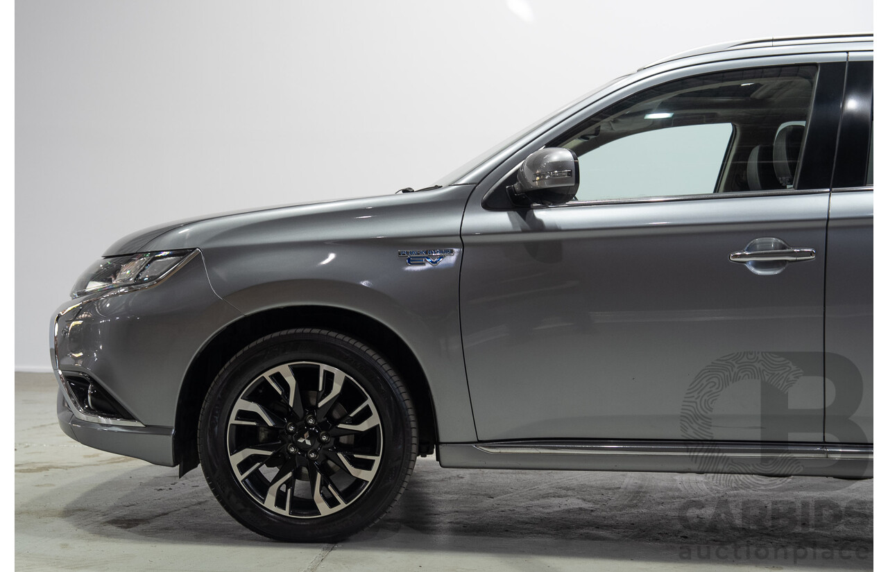 10/2017 Mitsubishi Outlander EXCEED PHEV (AWD) ZK MY17 4d Wagon Grey 2.0L