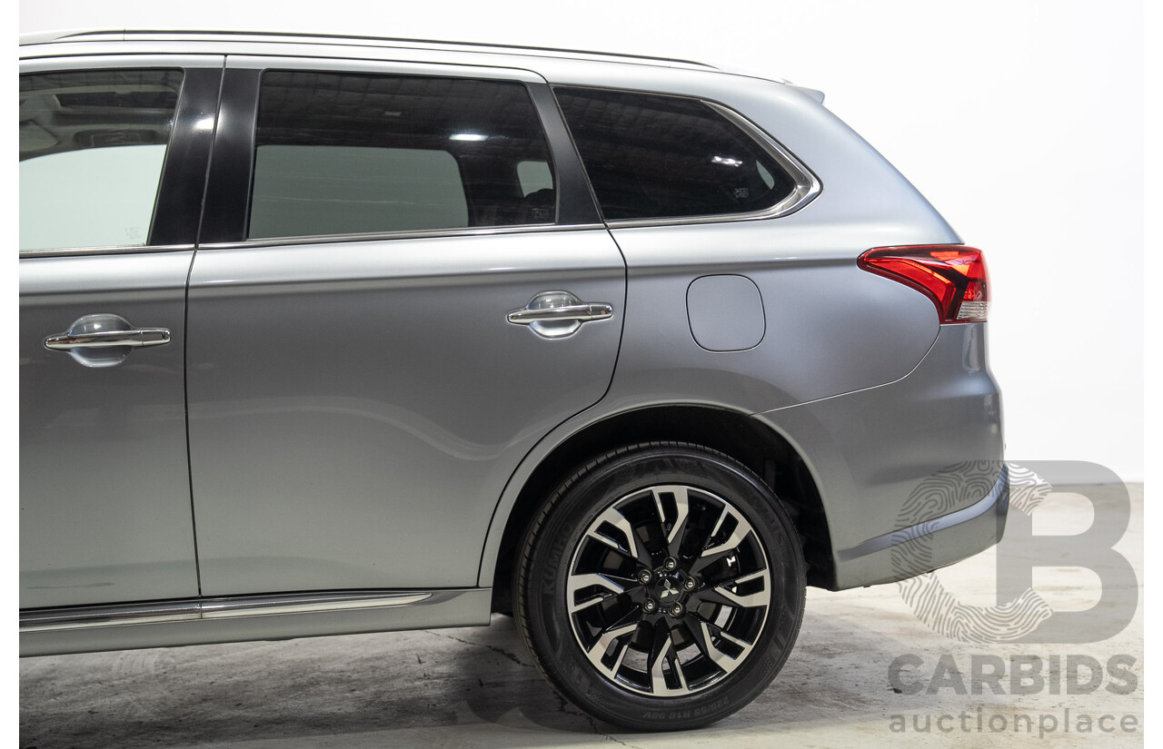 10/2017 Mitsubishi Outlander EXCEED PHEV (AWD) ZK MY17 4d Wagon Grey 2.0L