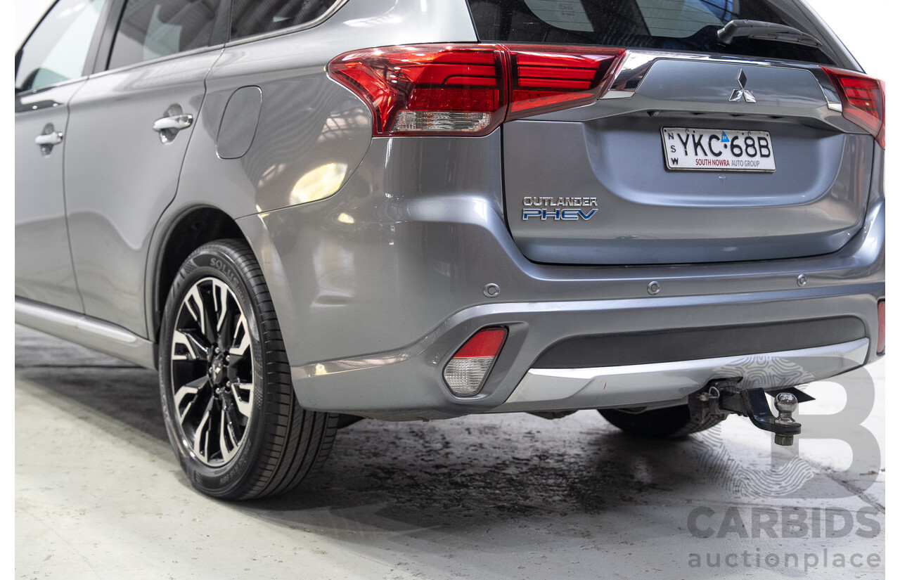 10/2017 Mitsubishi Outlander EXCEED PHEV (AWD) ZK MY17 4d Wagon Grey 2.0L