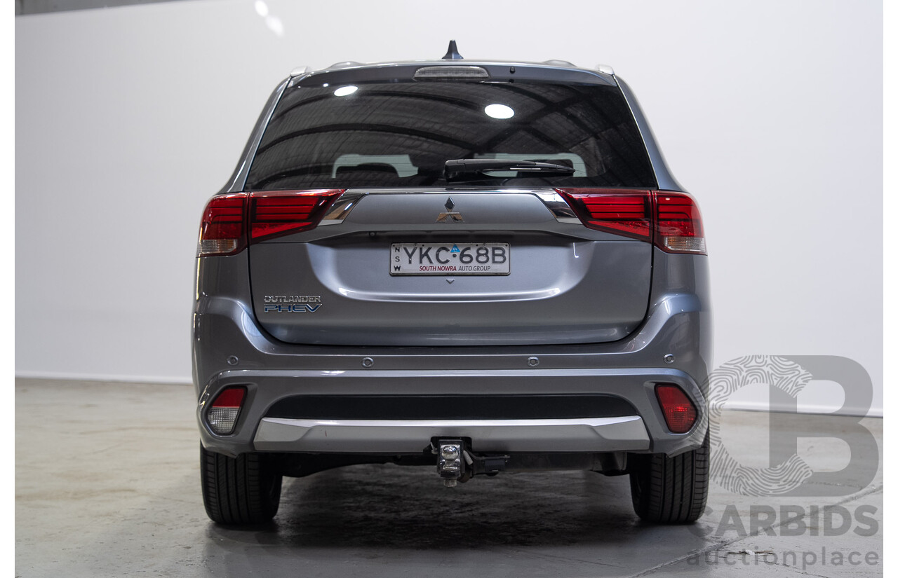 10/2017 Mitsubishi Outlander EXCEED PHEV (AWD) ZK MY17 4d Wagon Grey 2.0L