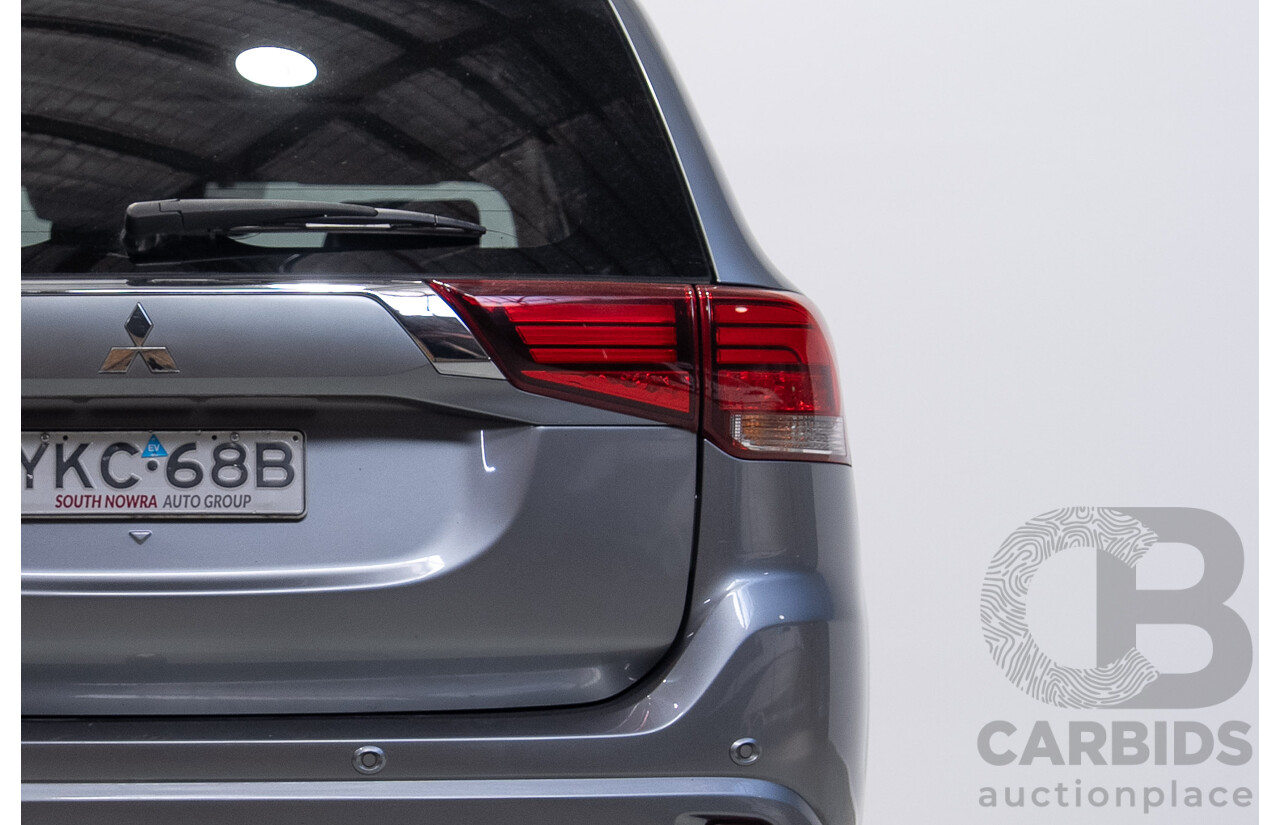 10/2017 Mitsubishi Outlander EXCEED PHEV (AWD) ZK MY17 4d Wagon Grey 2.0L