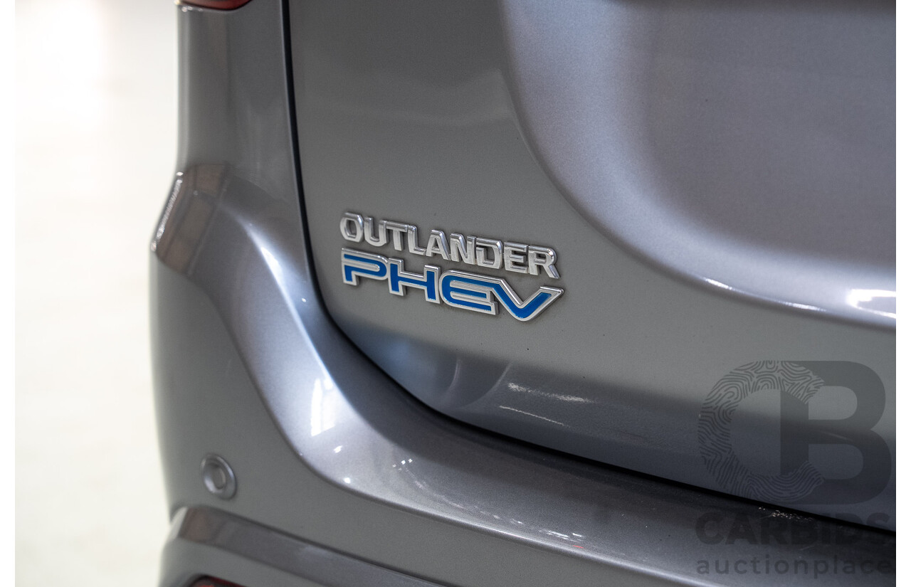 10/2017 Mitsubishi Outlander EXCEED PHEV (AWD) ZK MY17 4d Wagon Grey 2.0L