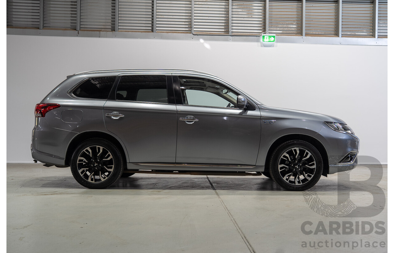 10/2017 Mitsubishi Outlander EXCEED PHEV (AWD) ZK MY17 4d Wagon Grey 2.0L