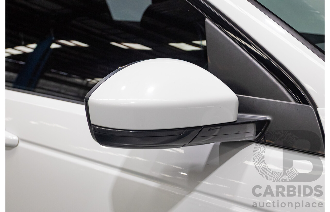 10/2020 Land Rover Discovery Sport D180 R-Dynamic SE (AWD) L550 MY20.5 4d Wagon Fuji White Turbo 2.0L - 7 Seater