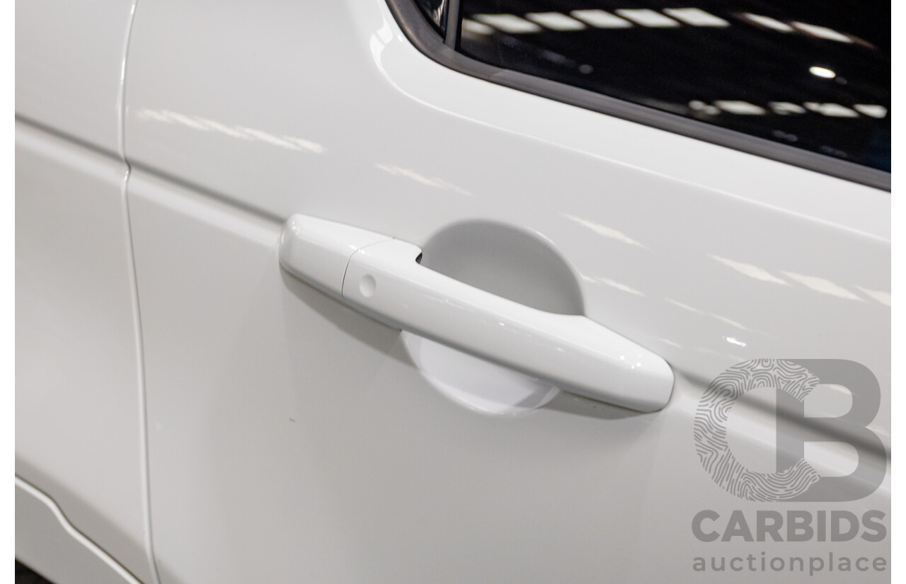 10/2020 Land Rover Discovery Sport D180 R-Dynamic SE (AWD) L550 MY20.5 4d Wagon Fuji White Turbo 2.0L - 7 Seater