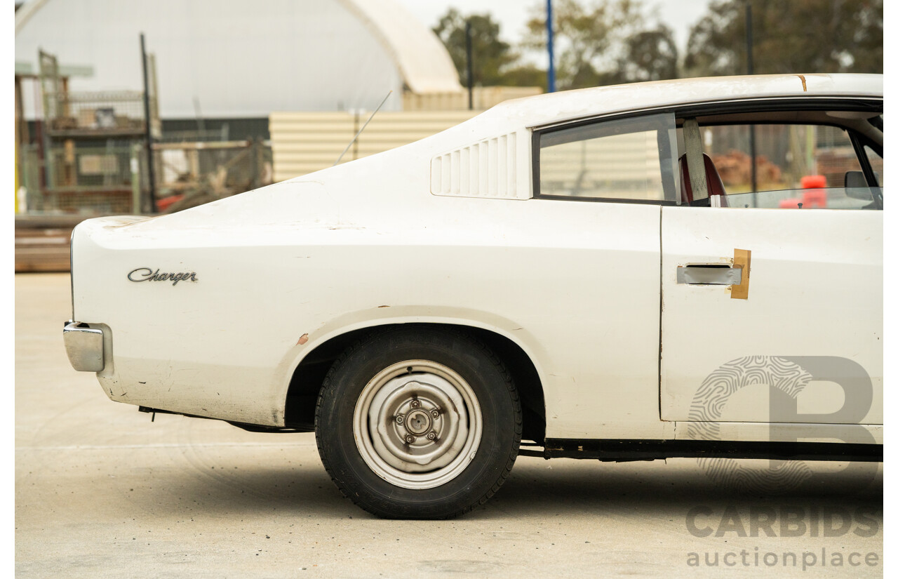 01/1972 Chrysler Valiant Charger VH 2d Coupe Alpine White 245ci 4.0L