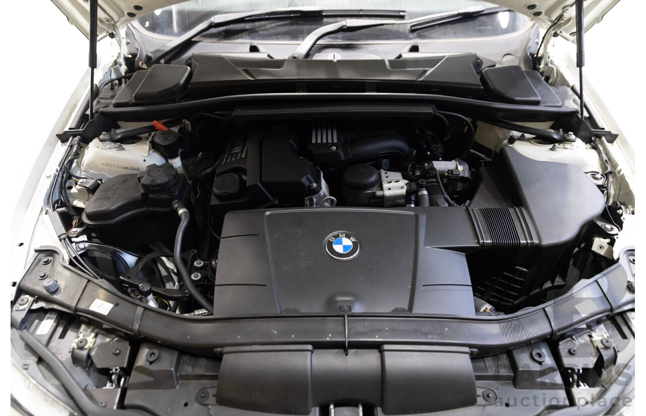 01/2011 BMW 320i Lifestyle E90 MY11 4d Sedan Alpine White 2.0L