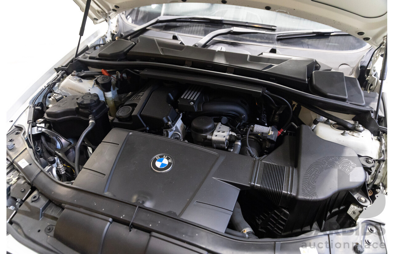 01/2011 BMW 320i Lifestyle E90 MY11 4d Sedan Alpine White 2.0L