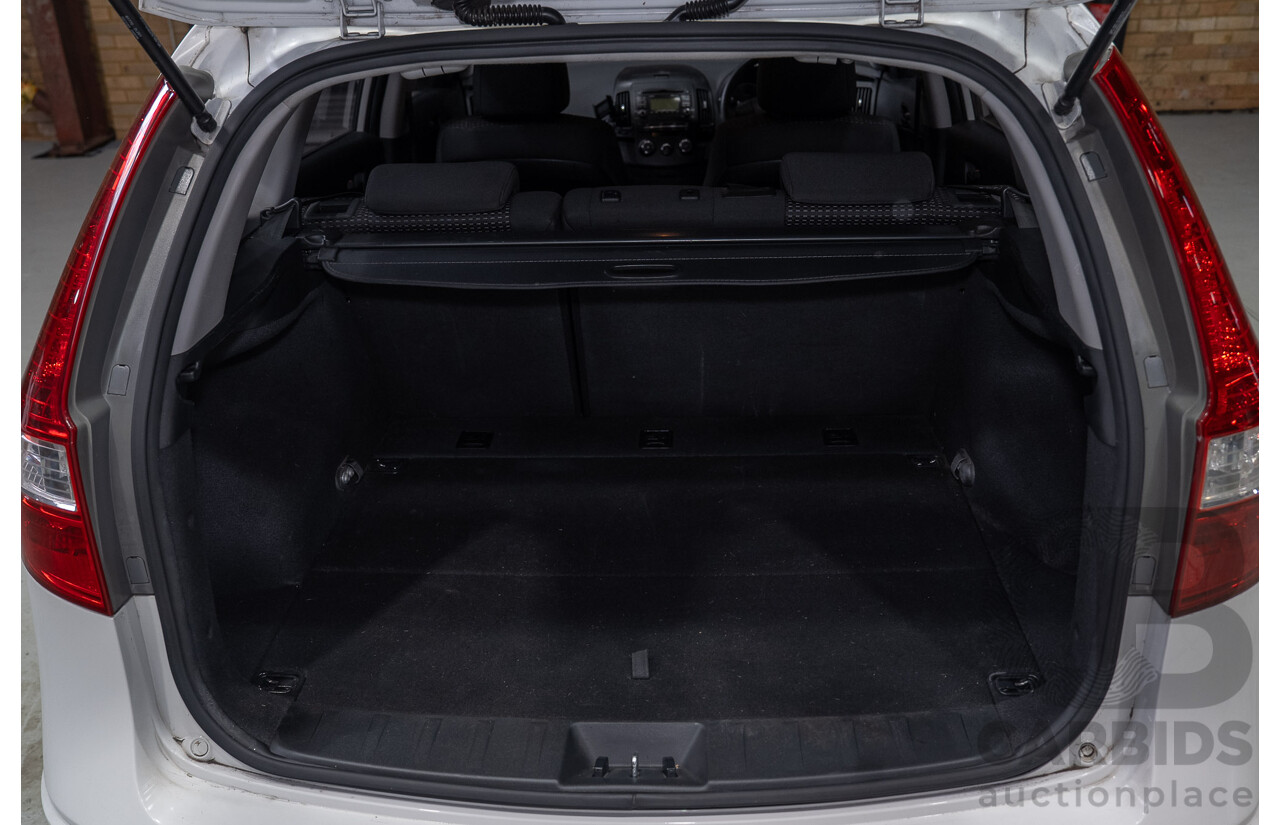 11/2011 Hyundai i30 CW SX 2.0 FD MY11 4d Wagon White 2.0L
