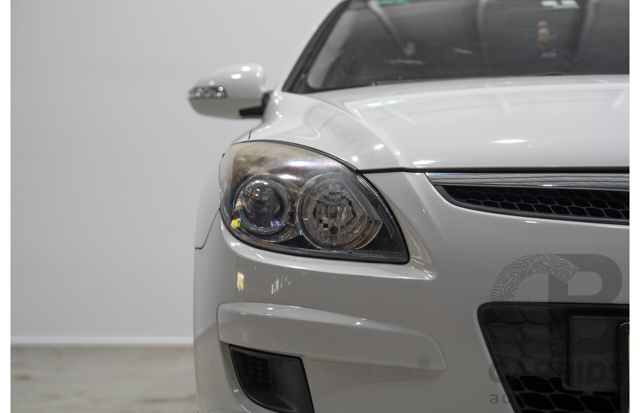 11/2011 Hyundai i30 CW SX 2.0 FD MY11 4d Wagon White 2.0L