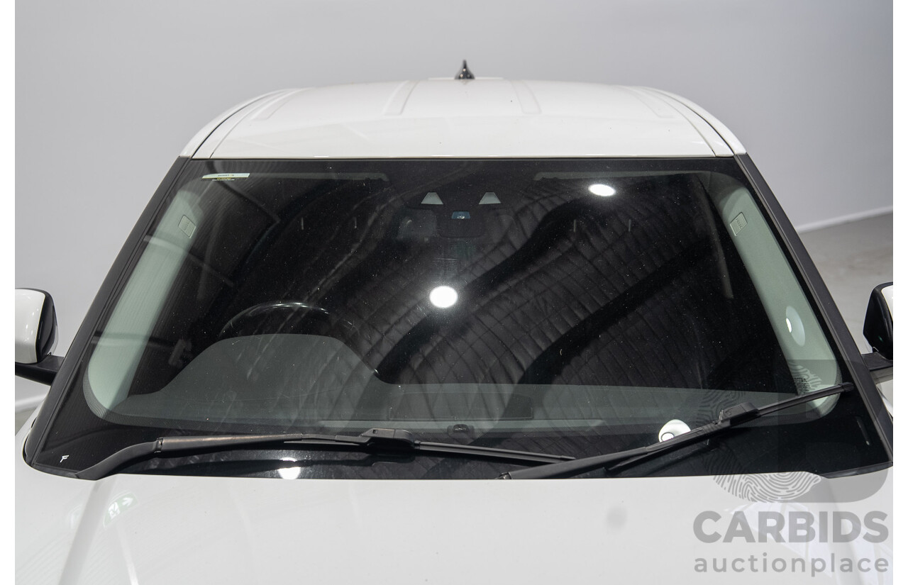 01/2018 Range Rover Evoque TD4 110kW SE (AWD) LV MY18 5d Wagon White Turbo Diesel 2.0L