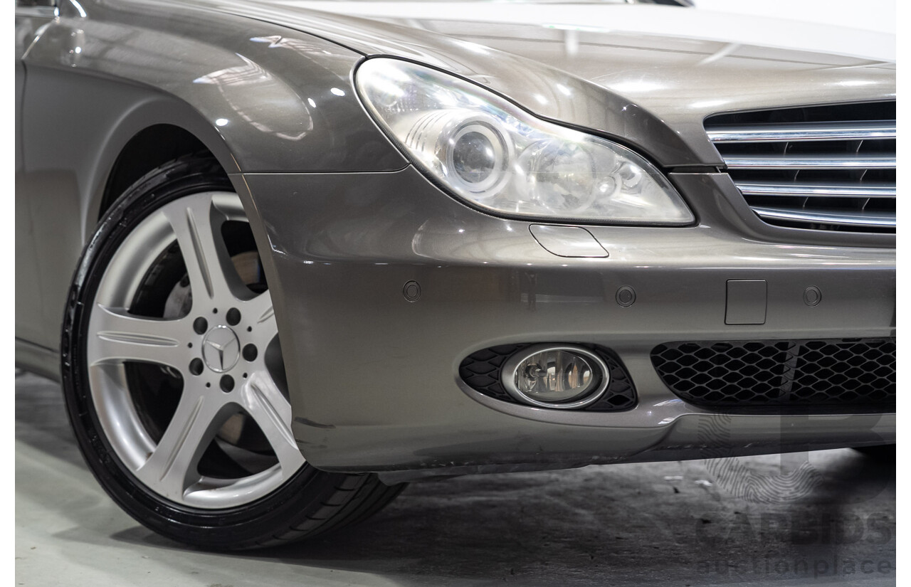09/2005 Mercedes-Benz CLS 500 219 4d Coupe Indium Grey Metallic 5.0L V8