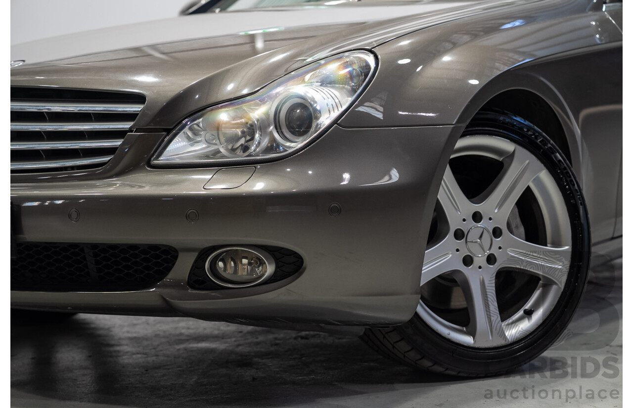 09/2005 Mercedes-Benz CLS 500 219 4d Coupe Indium Grey Metallic 5.0L V8