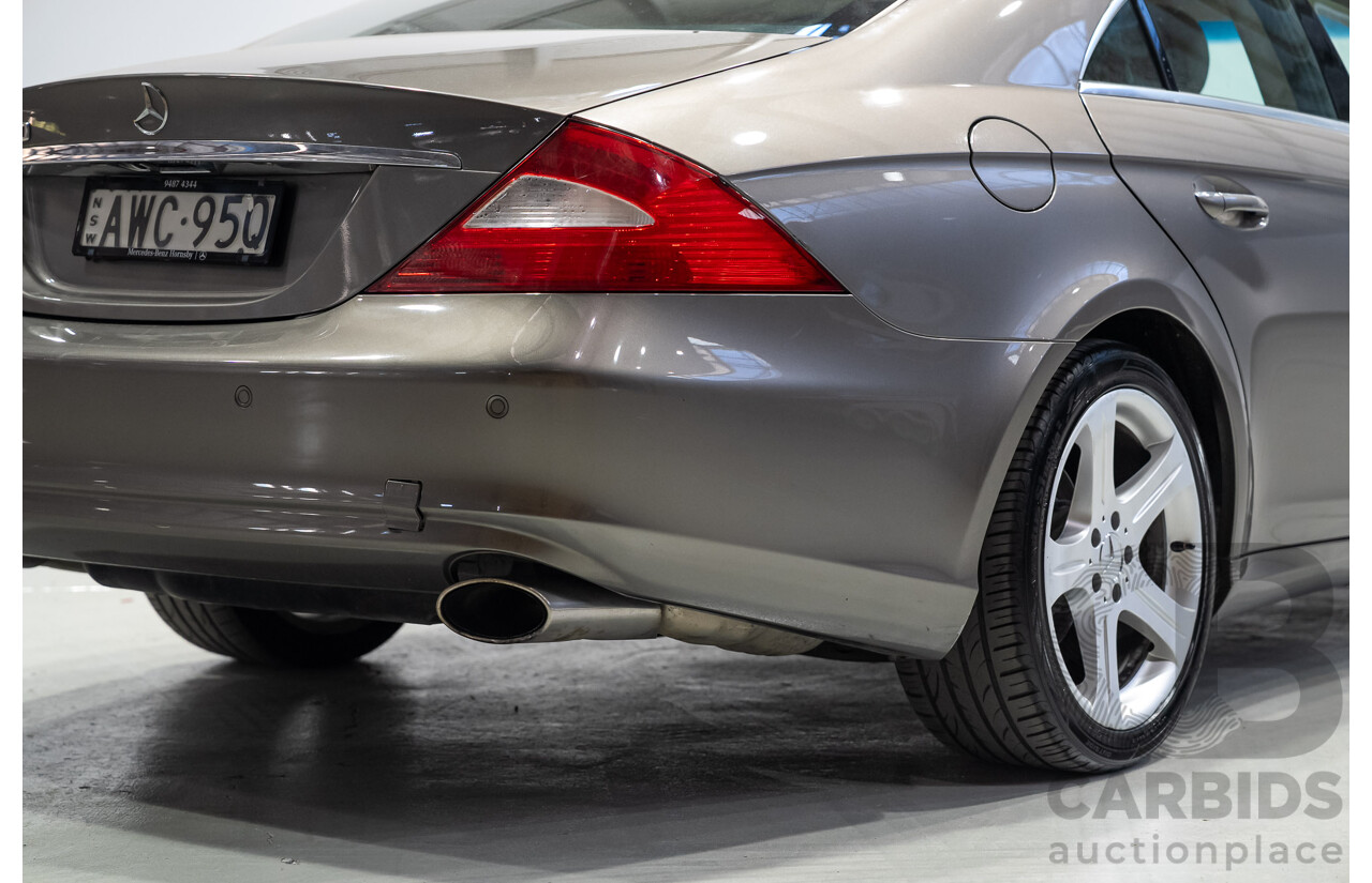 09/2005 Mercedes-Benz CLS 500 219 4d Coupe Indium Grey Metallic 5.0L V8
