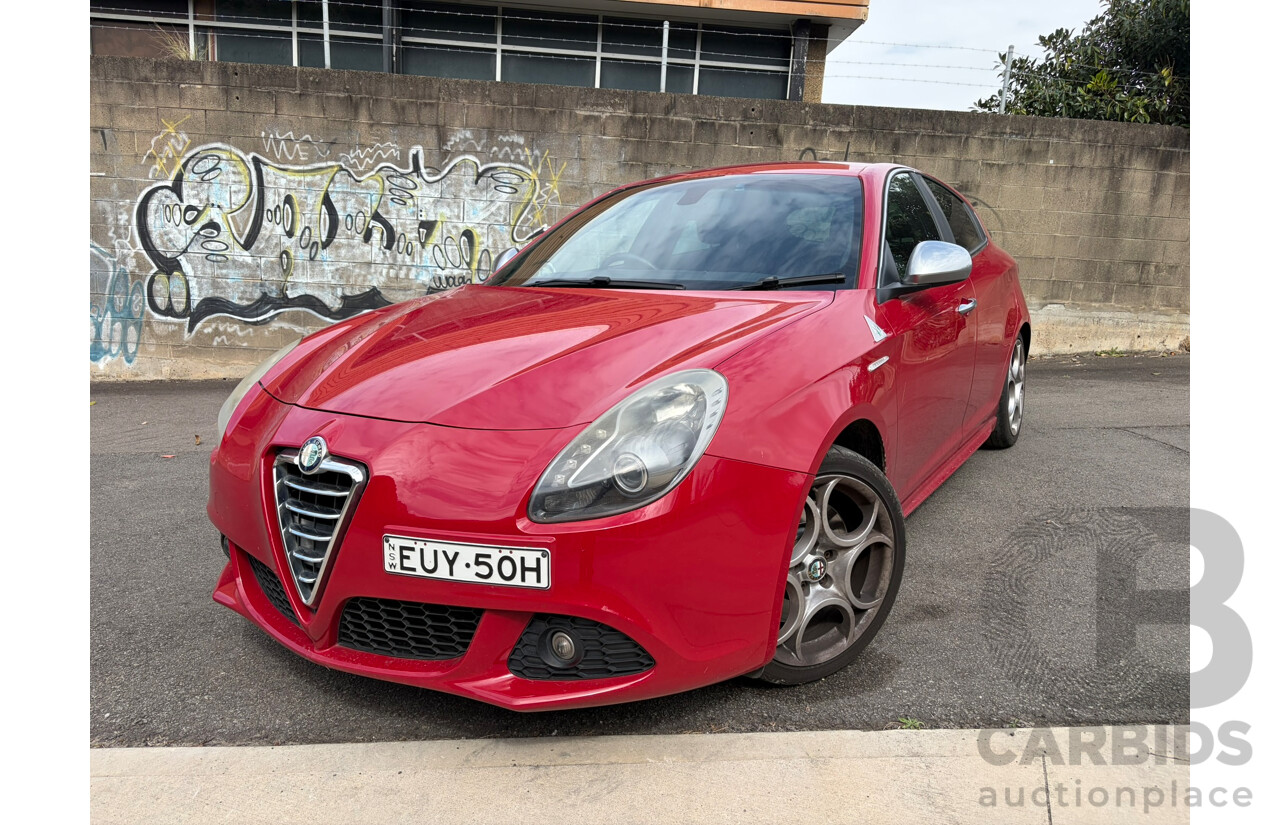 02/2013 Alfa Romeo Giulietta QUAD VERDE FWD  5D Hatchback Red 1.7L