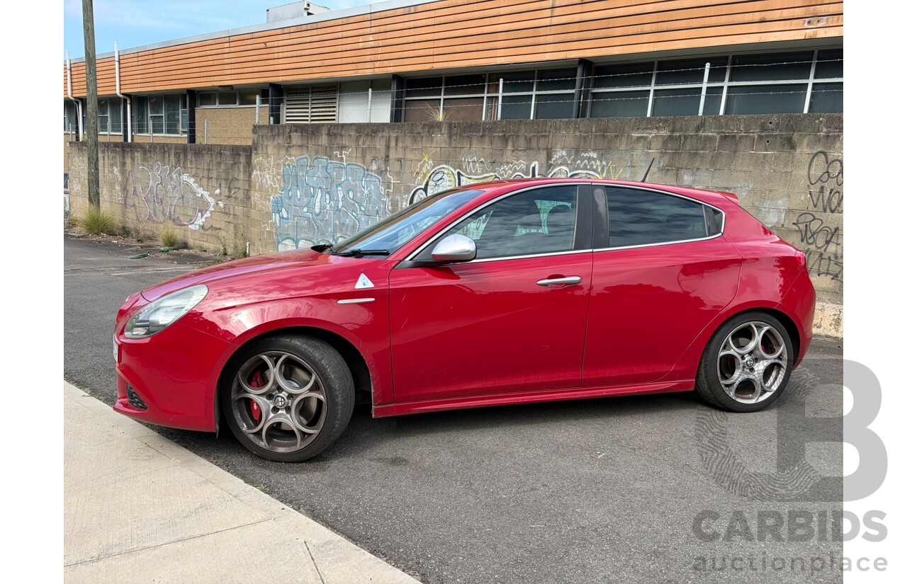 02/2013 Alfa Romeo Giulietta QUAD VERDE FWD  5D Hatchback Red 1.7L