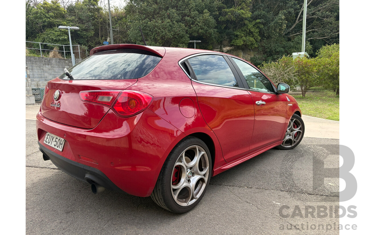 02/2013 Alfa Romeo Giulietta QUAD VERDE FWD  5D Hatchback Red 1.7L