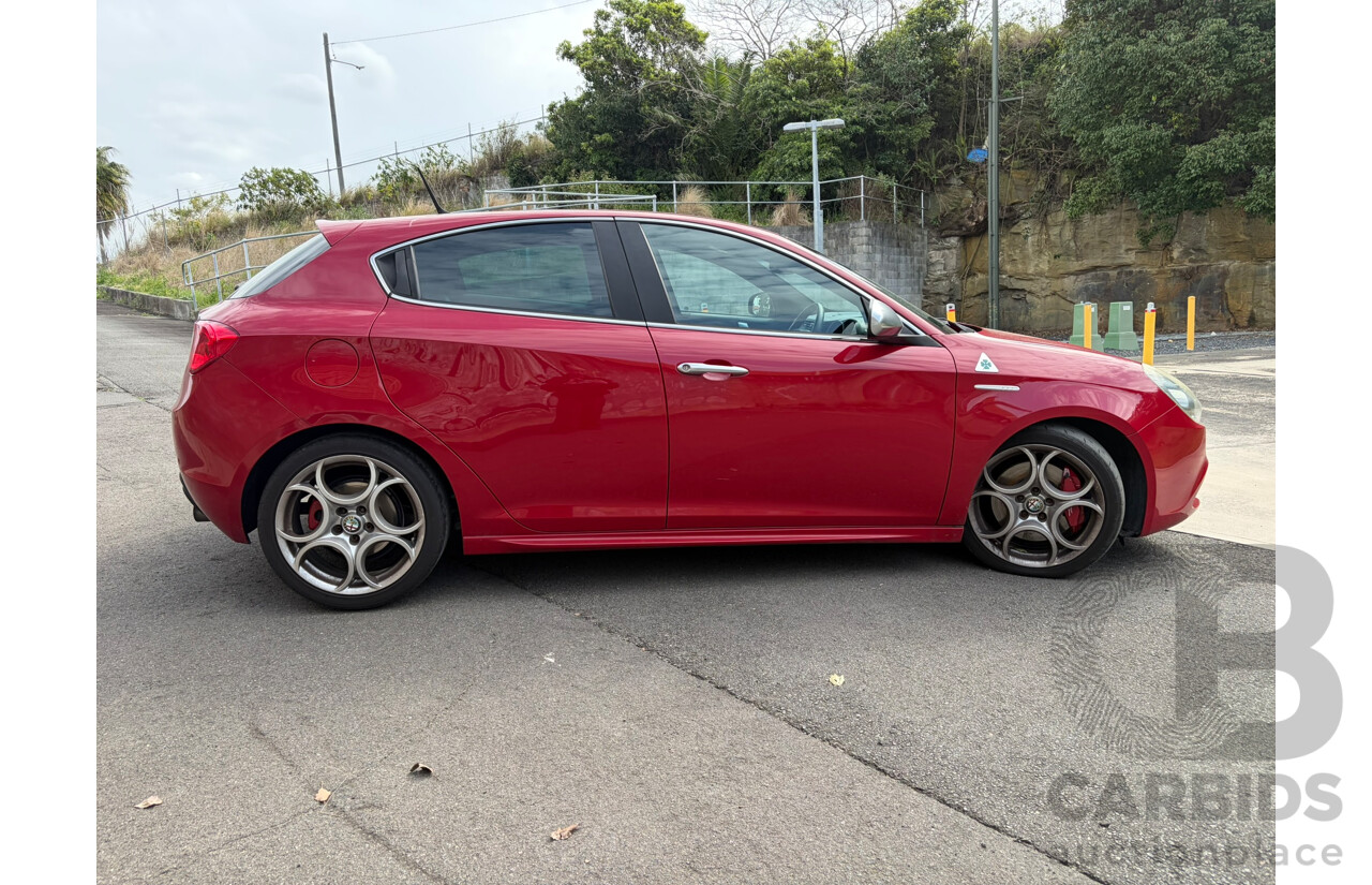 02/2013 Alfa Romeo Giulietta QUAD VERDE FWD  5D Hatchback Red 1.7L
