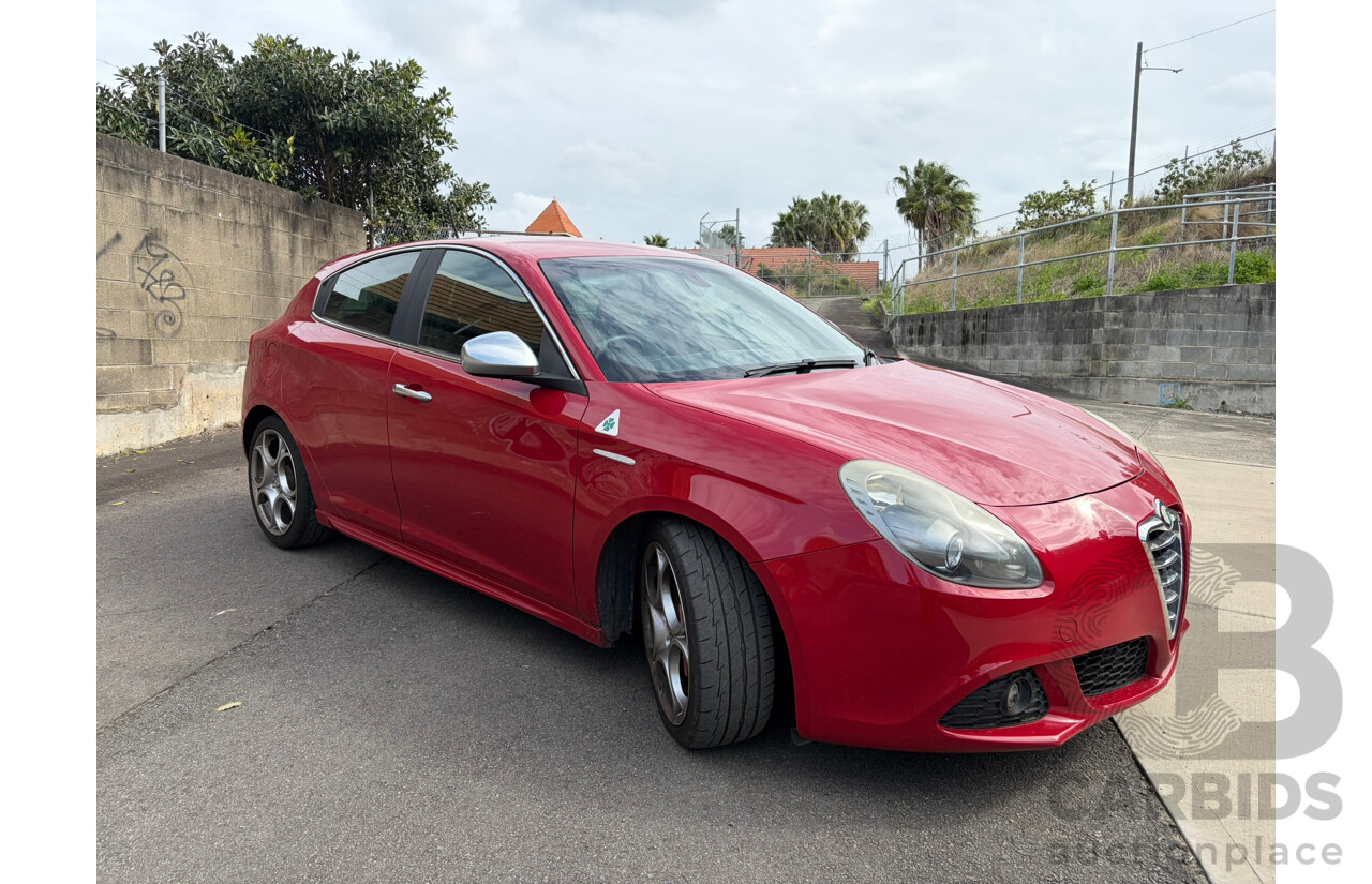 02/2013 Alfa Romeo Giulietta QUAD VERDE FWD  5D Hatchback Red 1.7L