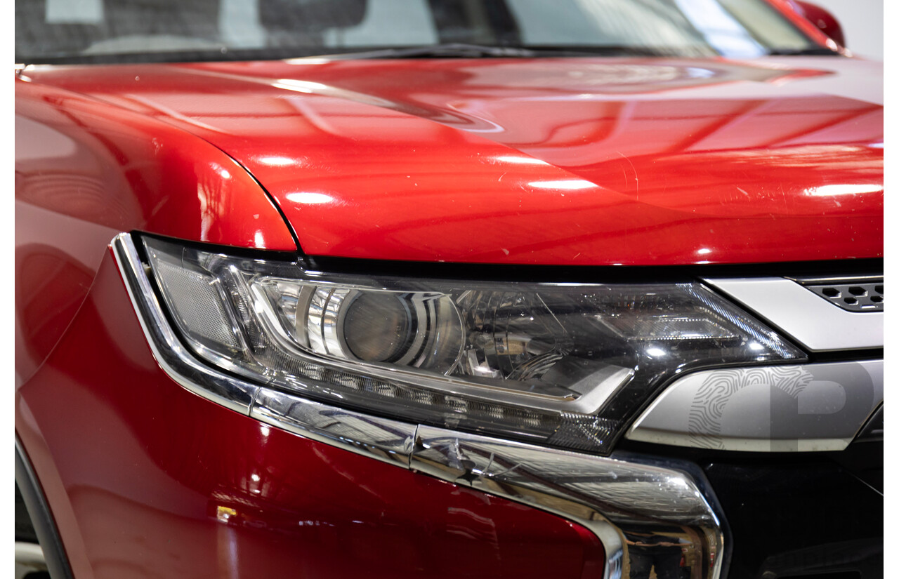 09/2020 Mitsubishi Outlander ES 7-seater ZL MY21 4D Wagon Red 2.4L