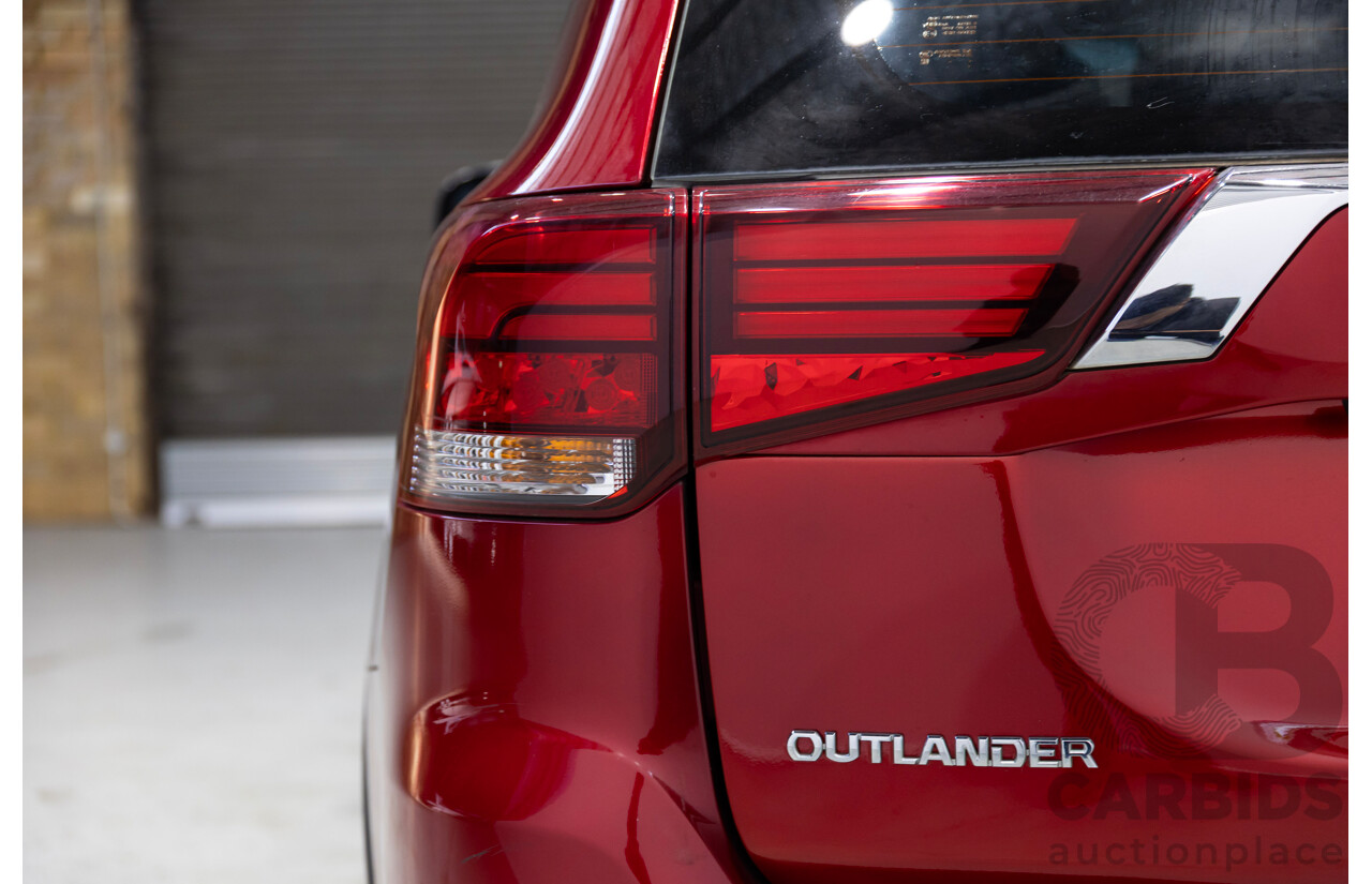 09/2020 Mitsubishi Outlander ES 7-seater ZL MY21 4D Wagon Red 2.4L