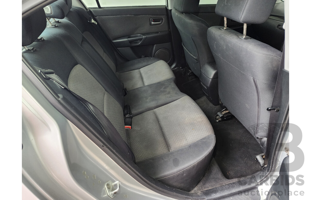 11/2004 Mazda Mazda3 MAXX Sport BK 4d Sedan Silver 2.0L