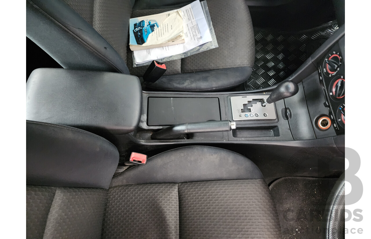 11/2004 Mazda Mazda3 MAXX Sport BK 4d Sedan Silver 2.0L