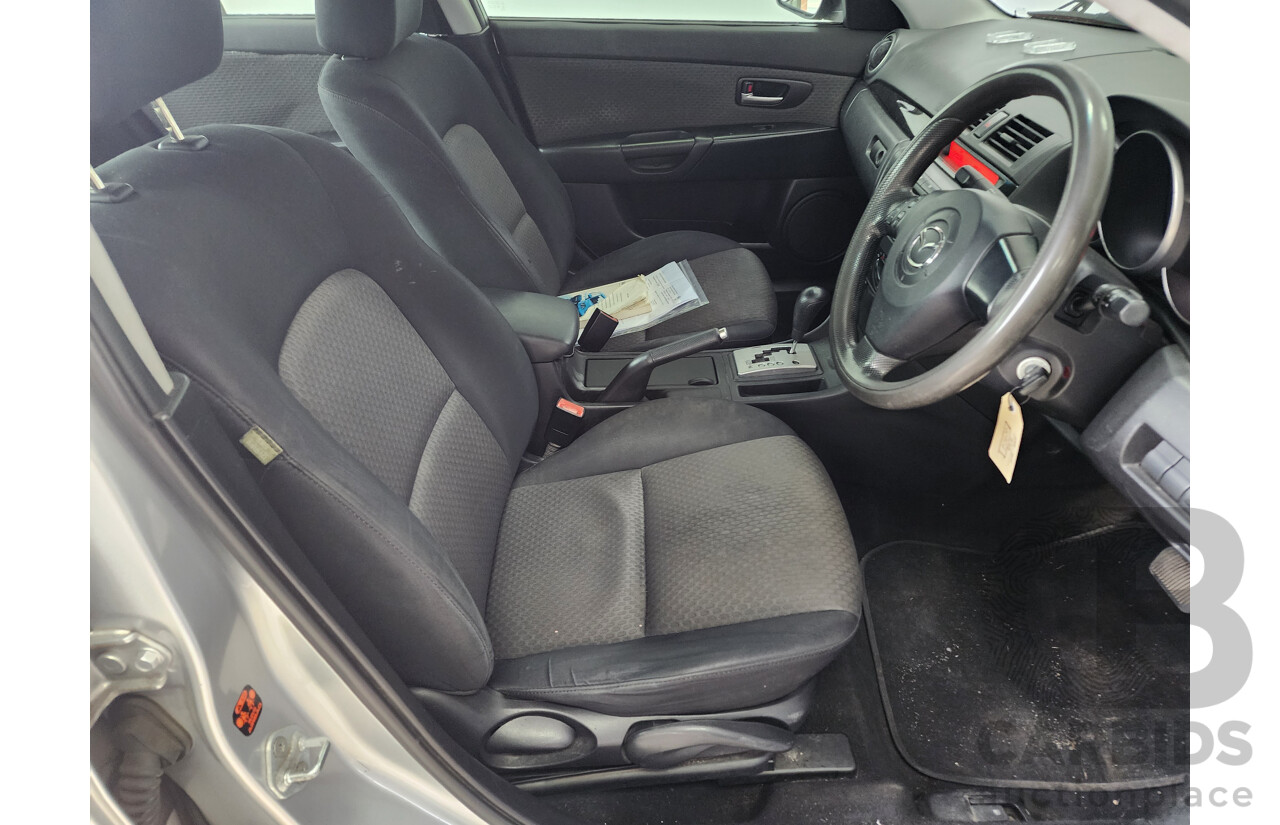 11/2004 Mazda Mazda3 MAXX Sport BK 4d Sedan Silver 2.0L