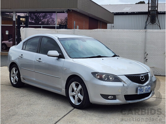 11/2004 Mazda Mazda3 MAXX Sport BK 4d Sedan Silver 2.0L