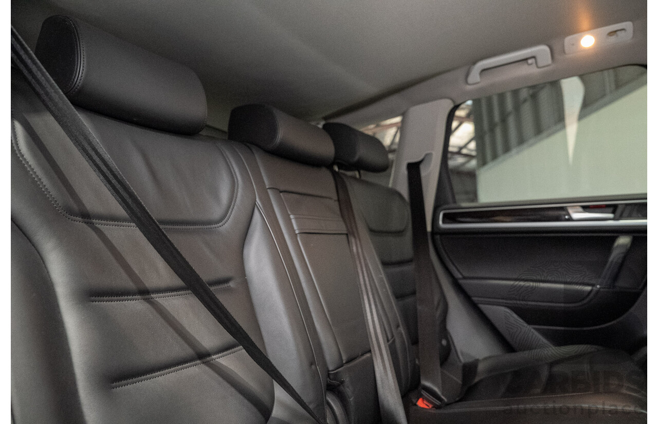 07/2012 Volkswagen Touareg V6 TDI (AWD) 7P MY12 4d Wagon Titanium Black 3.0L