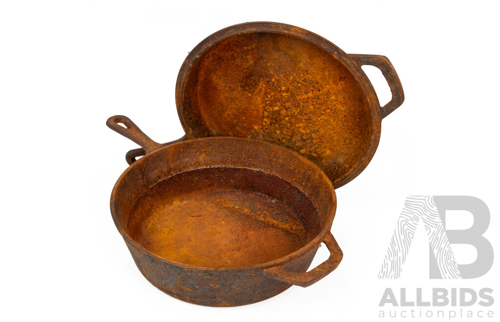 Vintage Cast Iron Saucepan with Lid