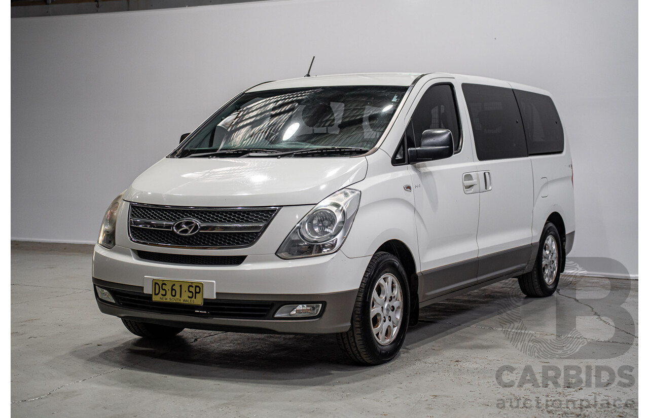 09/2011 Hyundai Imax TQ 4d Wagon White 2.4L
