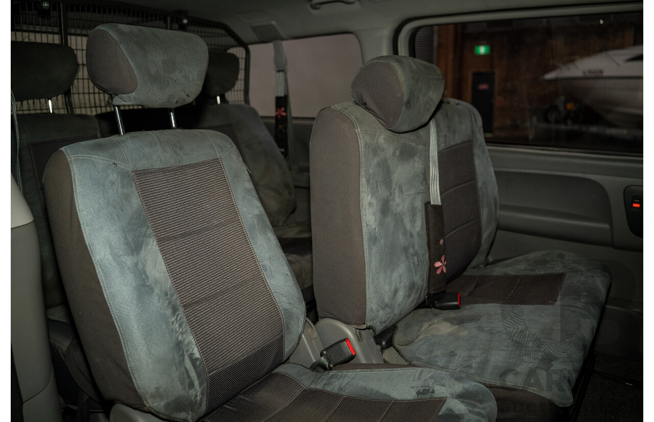 09/2011 Hyundai Imax TQ 4d Wagon White 2.4L