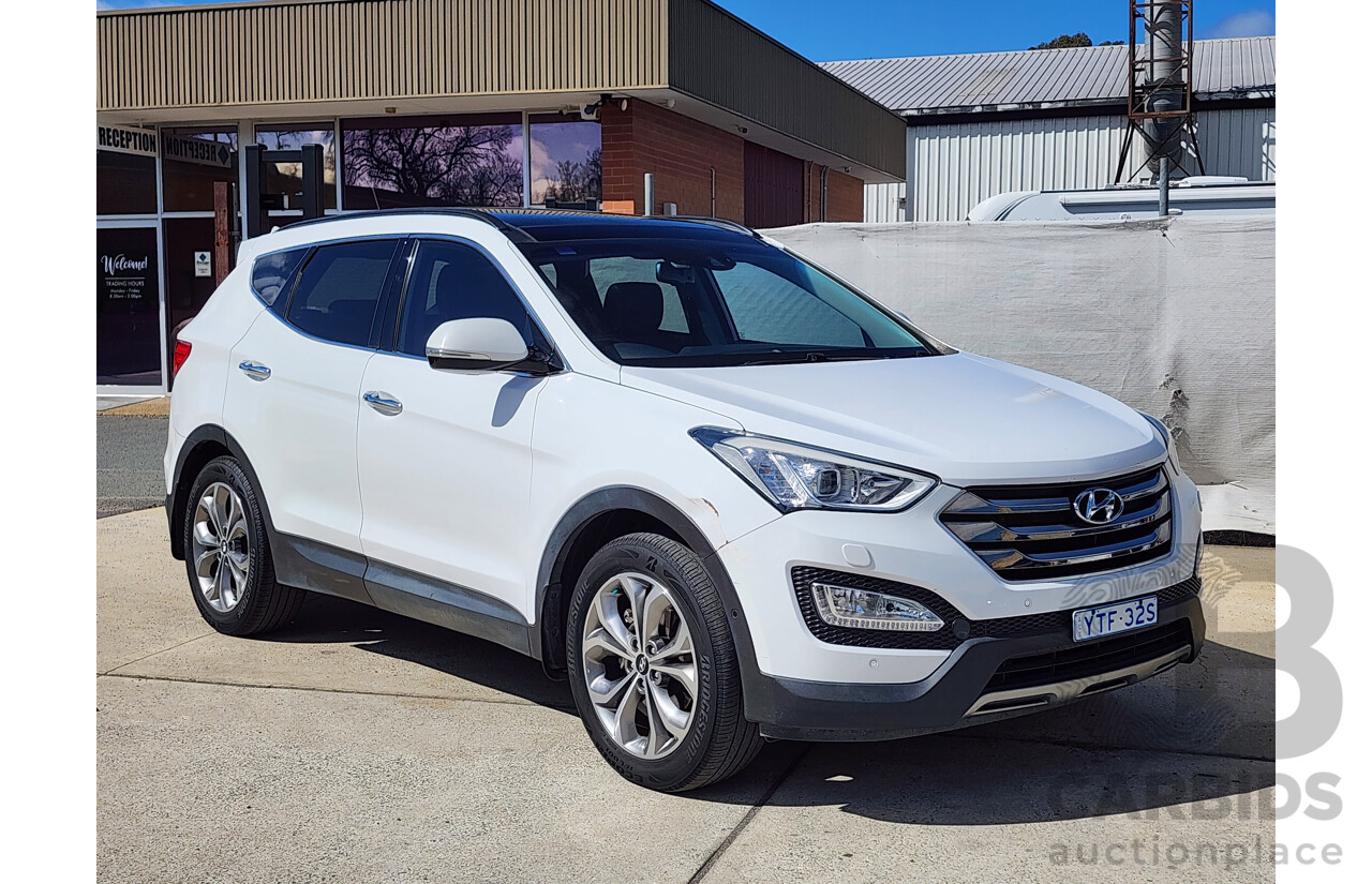 01/2015 Hyundai Santa Fe Highlander CRDi (4x4) DM MY15 4d Wagon White 2.2L