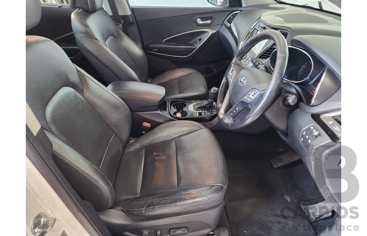 01/2015 Hyundai Santa Fe Highlander CRDi (4x4) DM MY15 4d Wagon White 2.2L