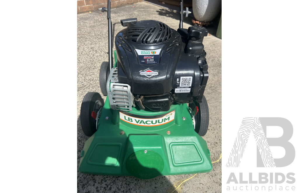 BILLY GOAT (LB352) Residential Lawn & Litter Vaccum