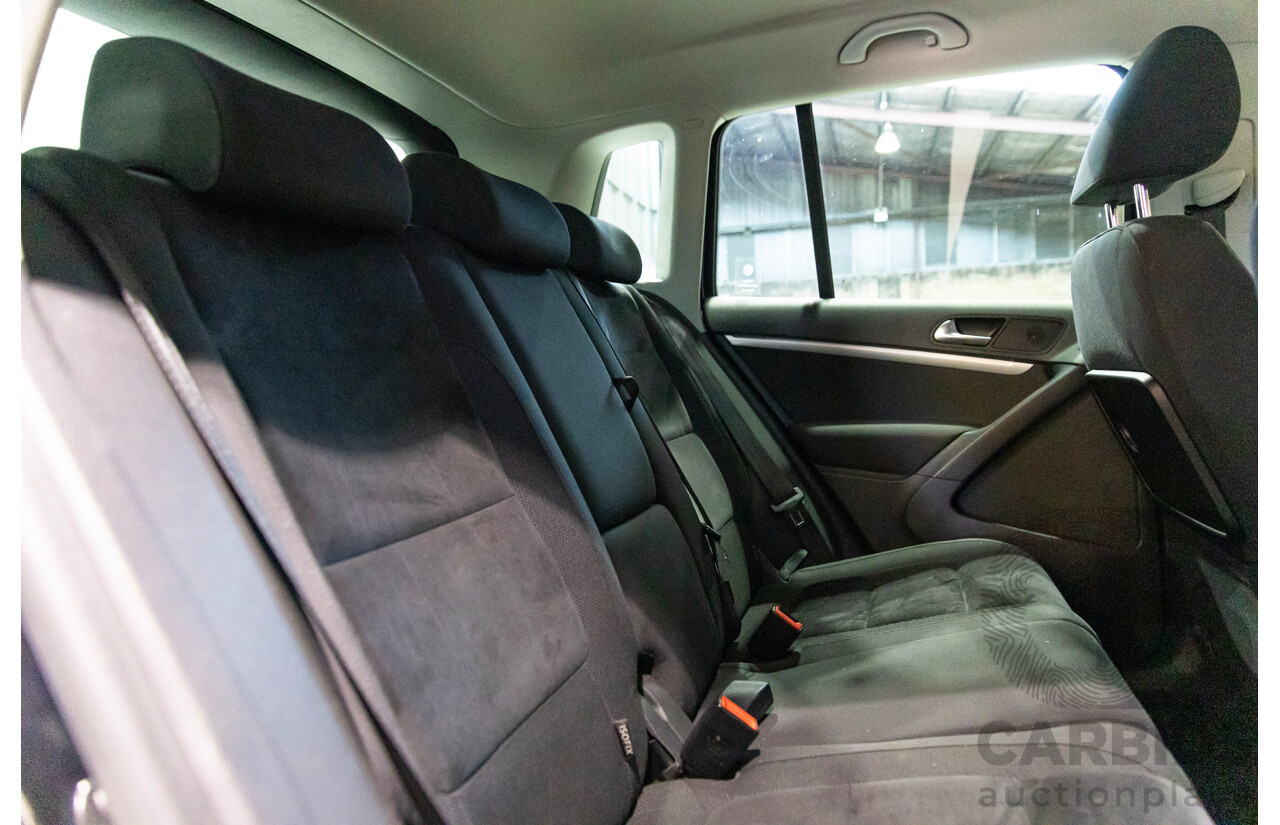 09/2014 Volkswagen Tiguan 132 TSI (4x4) 5NC MY15 4d Wagon Black Turbo 2.0L