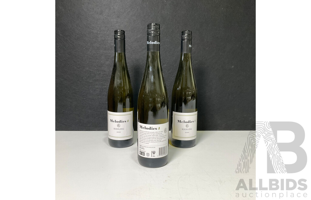 Set Off Three Melodies Riesling Wine